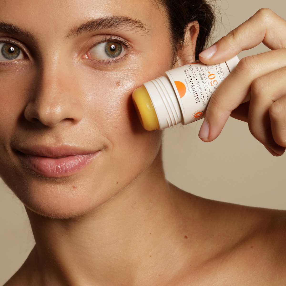 Embryolisse Sun Tick With 50+SPF قلم امبريوليس للوقاية من الشمس مع عامل الحماية +SPF50