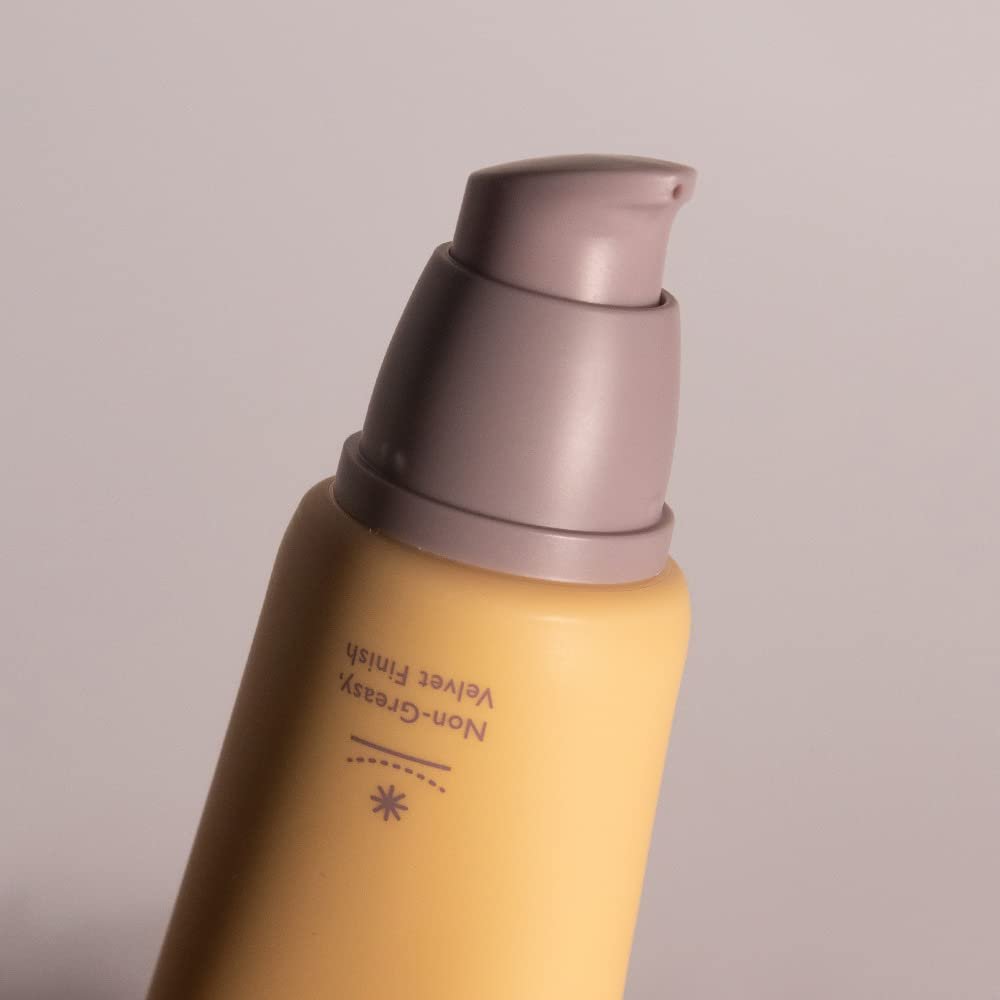 هاروهارو واقي الشمس اليومي اير فيت من وندر بلاك رايس مويستشر 50 مل Haruharu Wonder Black Rice Moisture Airyfit Daily Sunscreen 50ml (1.69fl.oz)