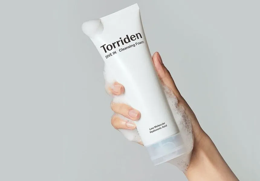 Torriden DIVE-IN Low Molecular Hyaluronic Acid Cleansing Foam رغوة تنظيف بحمض الهيالورونيك