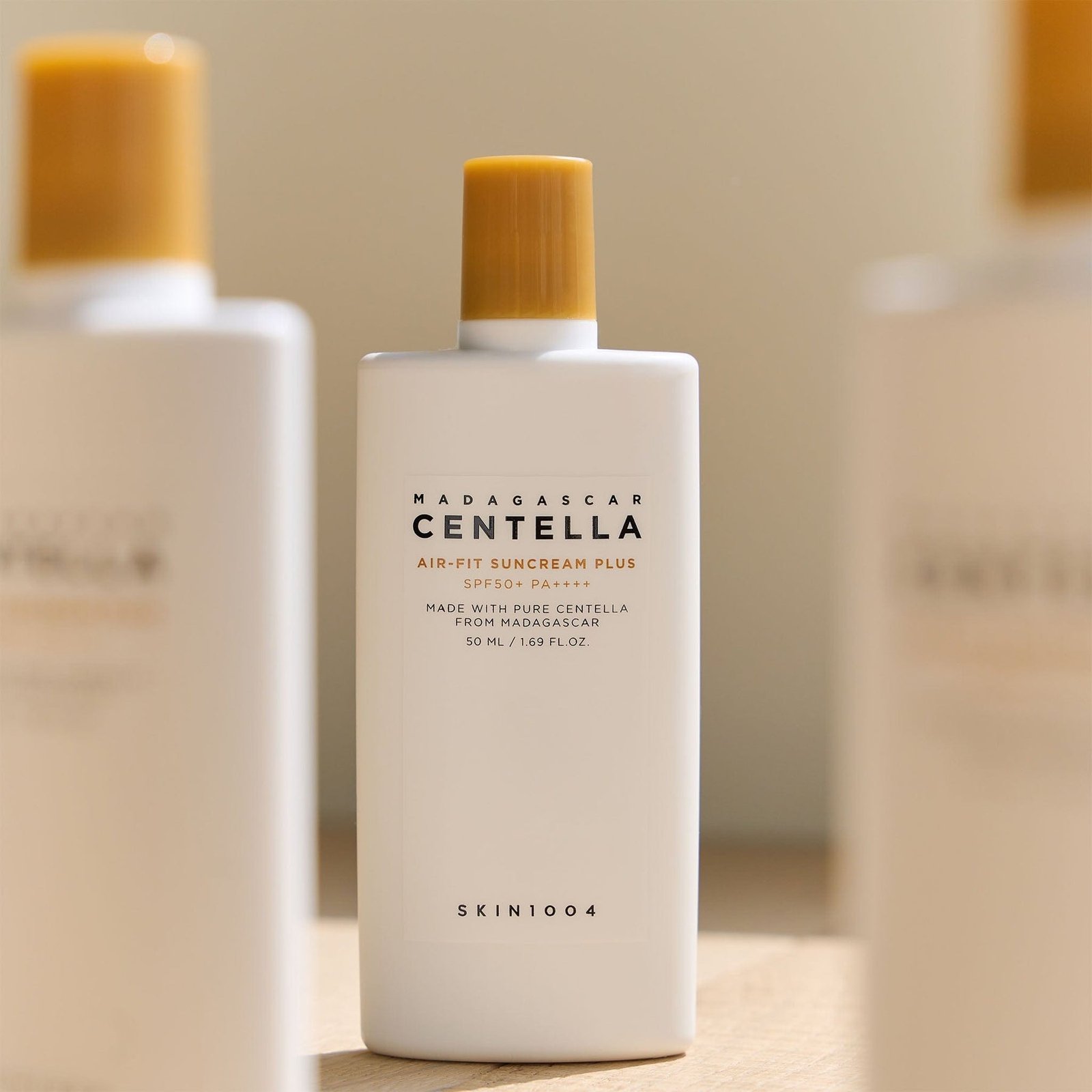 SKIN1004 Madagascar Centella Air-Fit Suncream Plus واقي شمس بالسنتيلا و مستخلص السيكا