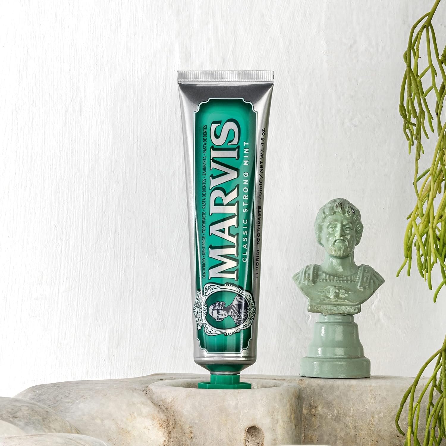 Marvis Dentifrice Menthe Forte Classique, 85ml, Dentifrice aromatisé sensationnel pour une fraîcheur longue durée