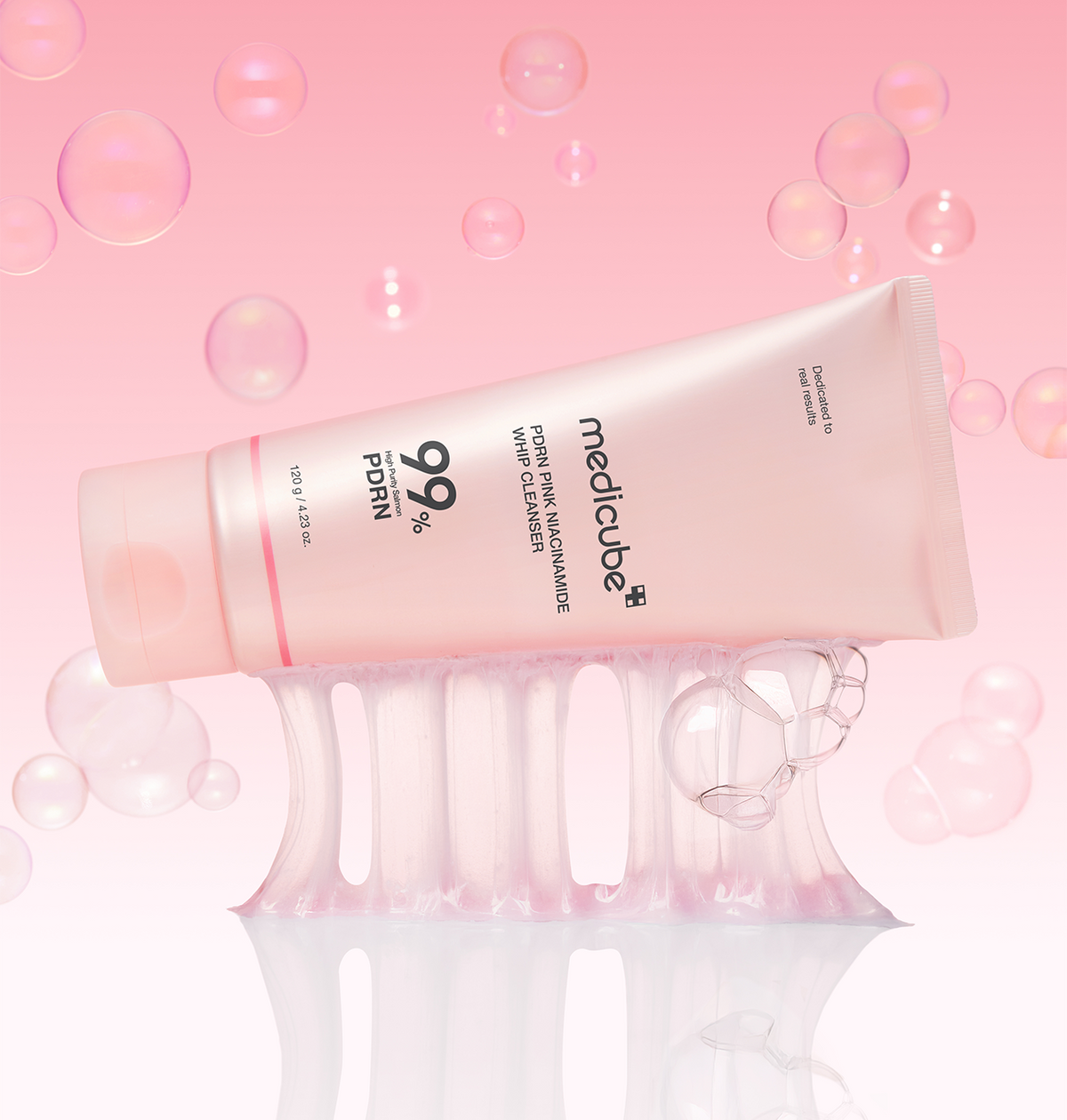 MEDICUBE PDRN PINK NIACINAMIDE WHIP CLEANSER 120g منظف البشرة ميديكيوب بي دي آر إن الوردي بالنياسيناميد
