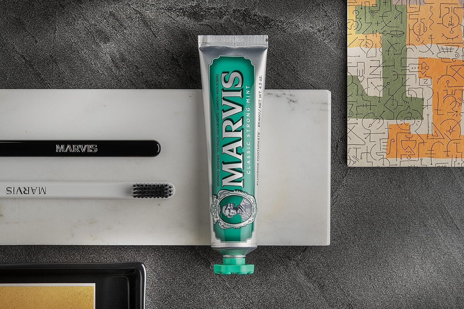 Marvis Dentifrice Menthe Forte Classique, 85ml, Dentifrice aromatisé sensationnel pour une fraîcheur longue durée