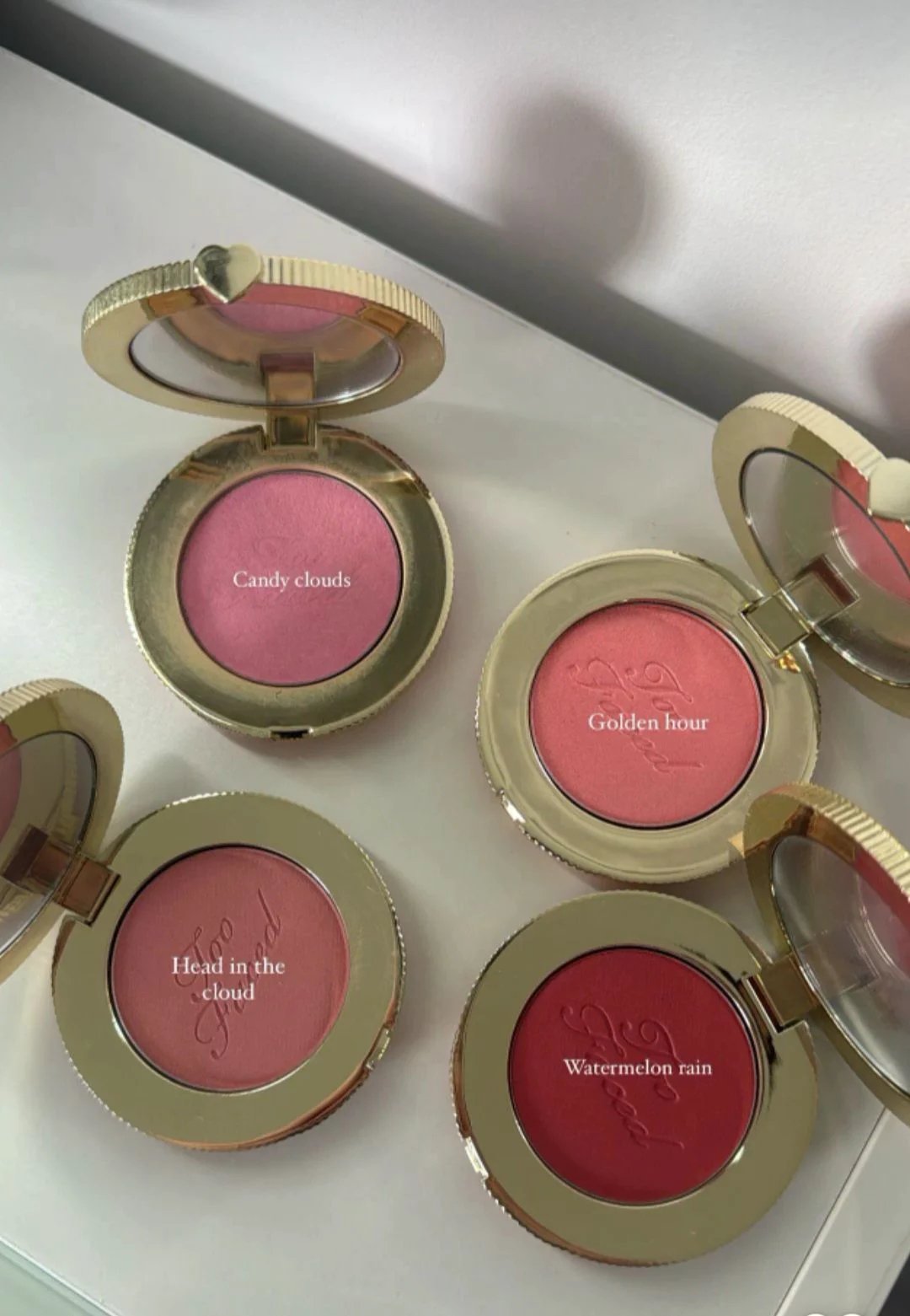 Too faced Cloud Crush Blurring Blush