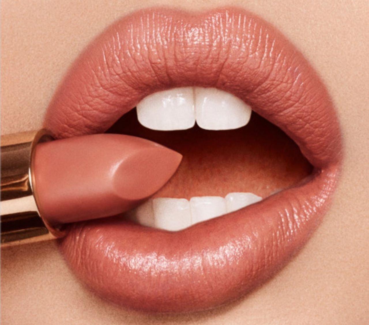 Charlotte’s Iconic Mini Lip Trio طقم أحمر شفاه آيكونيك من شارلوت بحجم صغير