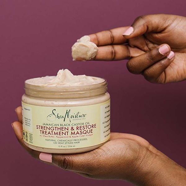 Shea Moisture Strengthen & Restore Treatment Masque 326g كريم مقوي ومنعم للشعر بزيت الخروع الجامايكي الأسود من شيا مويستشر – 326غ