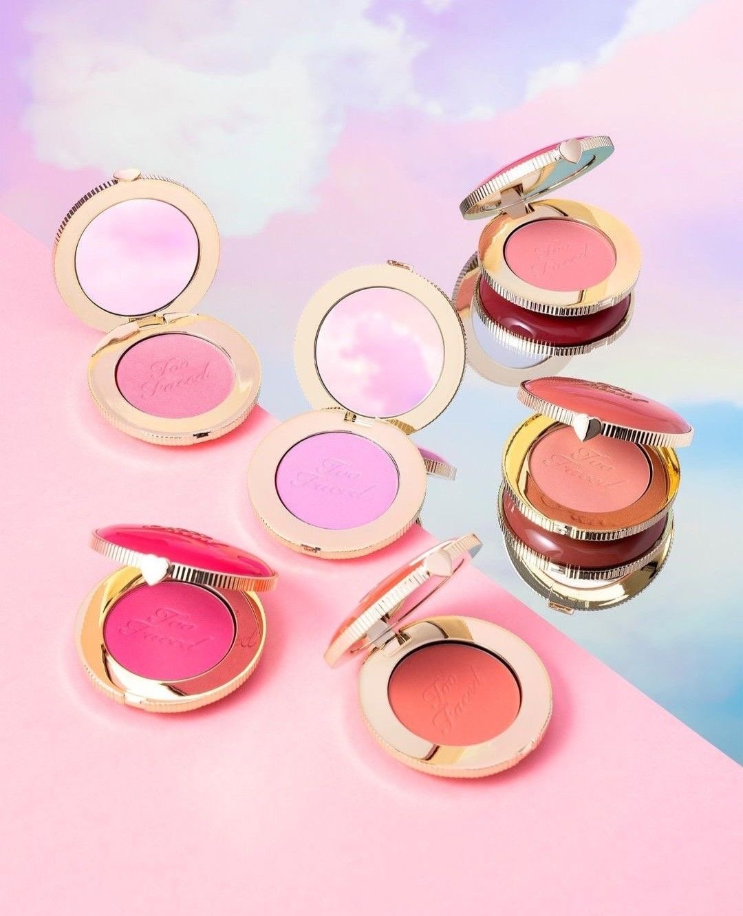Too faced Cloud Crush Blurring Blush
