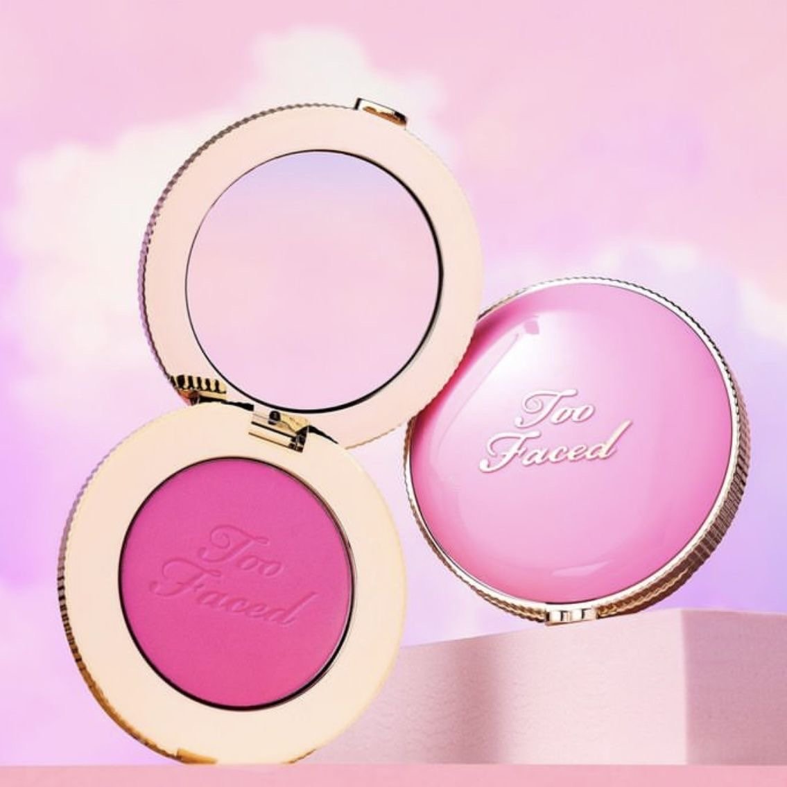 Too faced Cloud Crush Blurring Blush